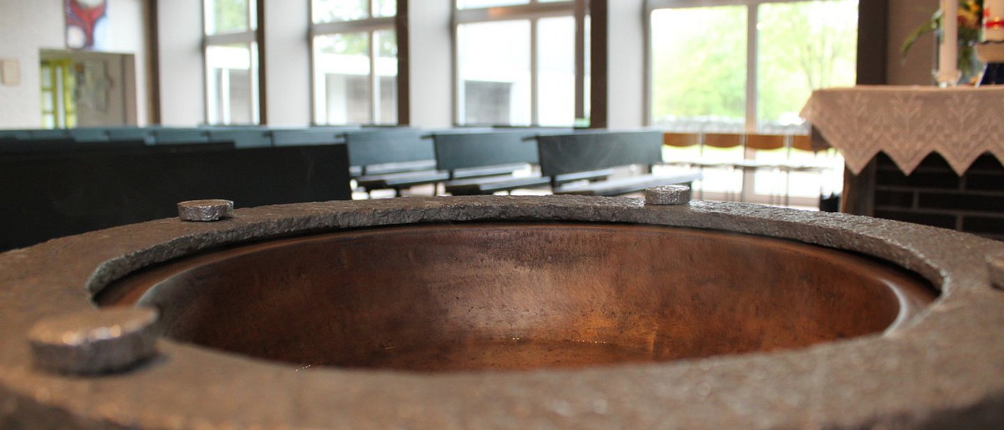 Taufschale in der Evangelischen Kirche in Fehl-Ritzhausen, Kirchengemeinde Bad Marienberg