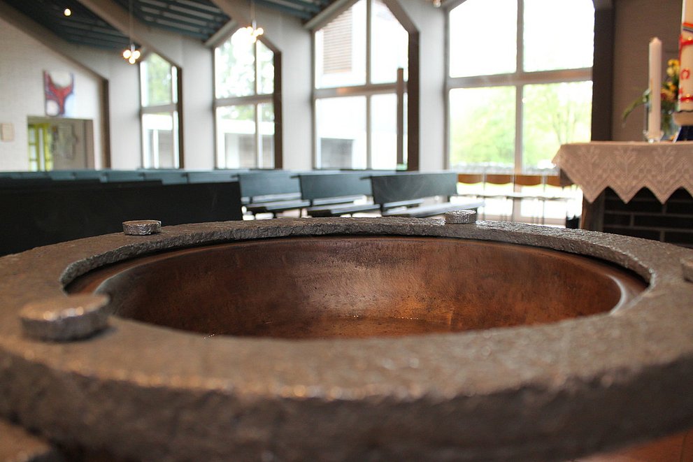 Taufschale in der Evangelischen Kirche in Fehl-Ritzhausen, Kirchengemeinde Bad Marienberg