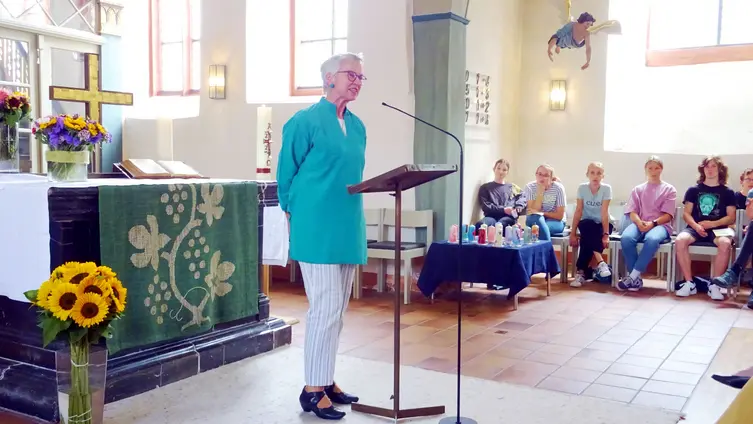 Gottesdienst mit Amtseinführung von Pfarrerin Beate Schwenk - Pfarrerin Roswitha Velte-Hasselhorn