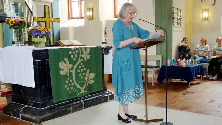 Gottesdienst mit Amtseinführung von Pfarrerin Beate Schwenk - Else Trumpold