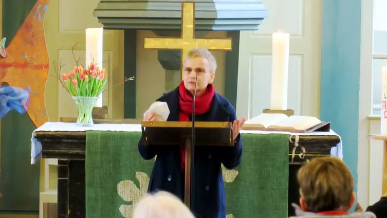 Gottesdienst mit der Vorstellung von Pfarrerin Beate Schwenk - Dekanin Birgit Schlegel