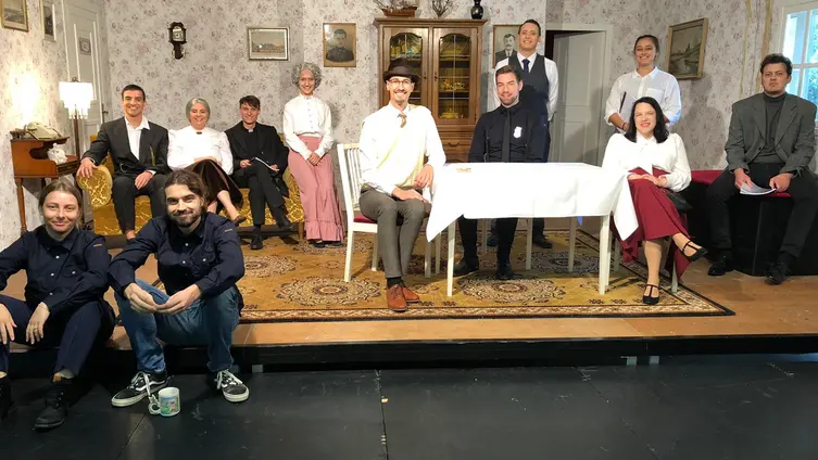 Arsen und Spitzenhäubchen 2023