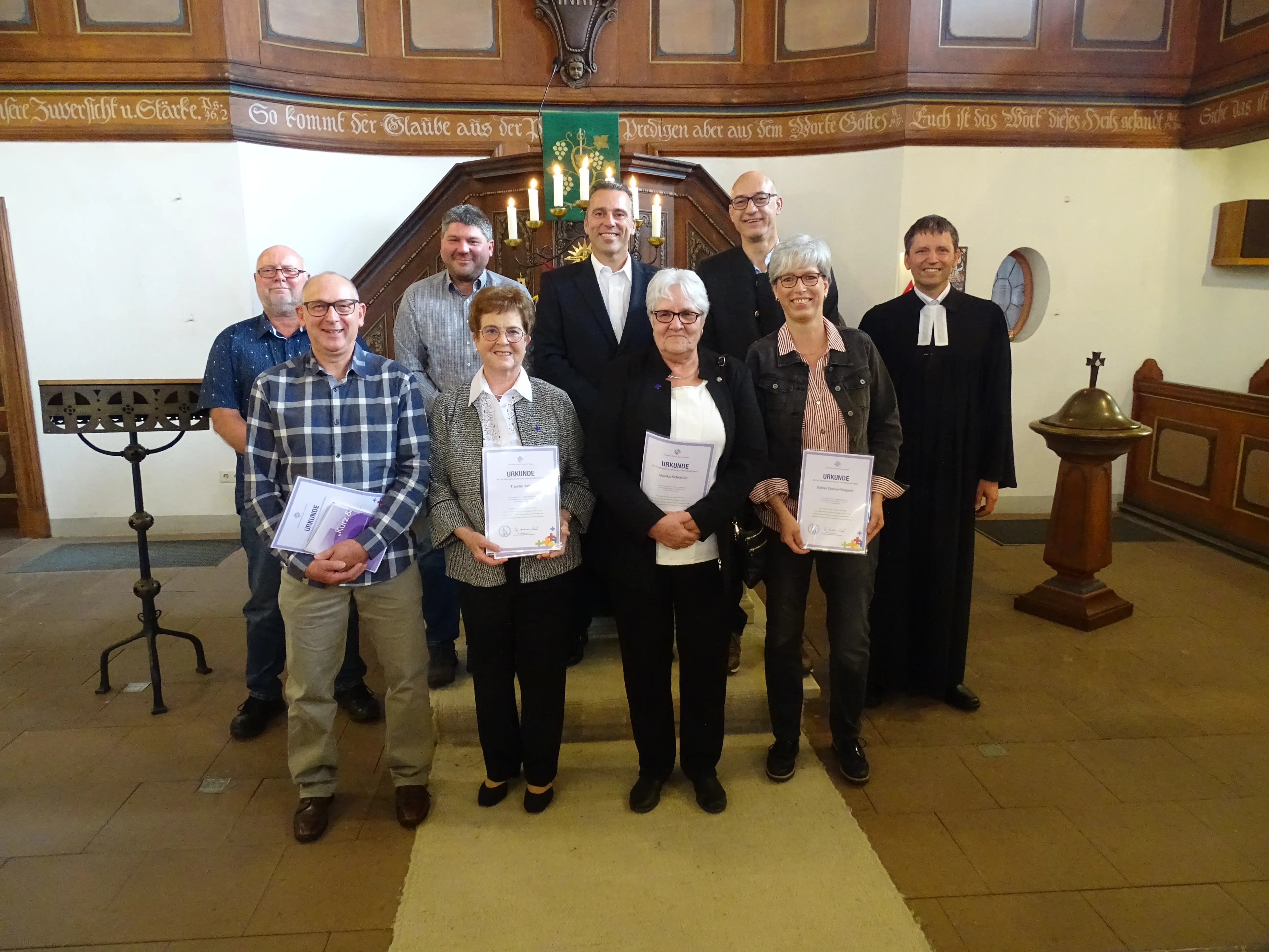 Gruppenbild des Kirchenvorstandes Bechtheim