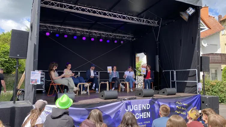 Podiumsdiskussion mit Vertreterinnen der Evangelischen Jugend, Kirchenpräsidentin Dr. Christiane Tietz und Landesjugendpfarrer Matthias Braun