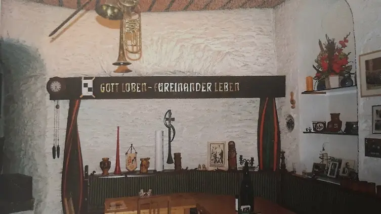 Die Texte und Fotos beruhen auf der "Besonderen Lernleistung - Geschichtsrezeption im digitalen Zeitalter: histocaching" als neue Form der Vergangenheitsbegegnung am Beispiel der Braubacher Barbarakirche." von Tobias Metz.