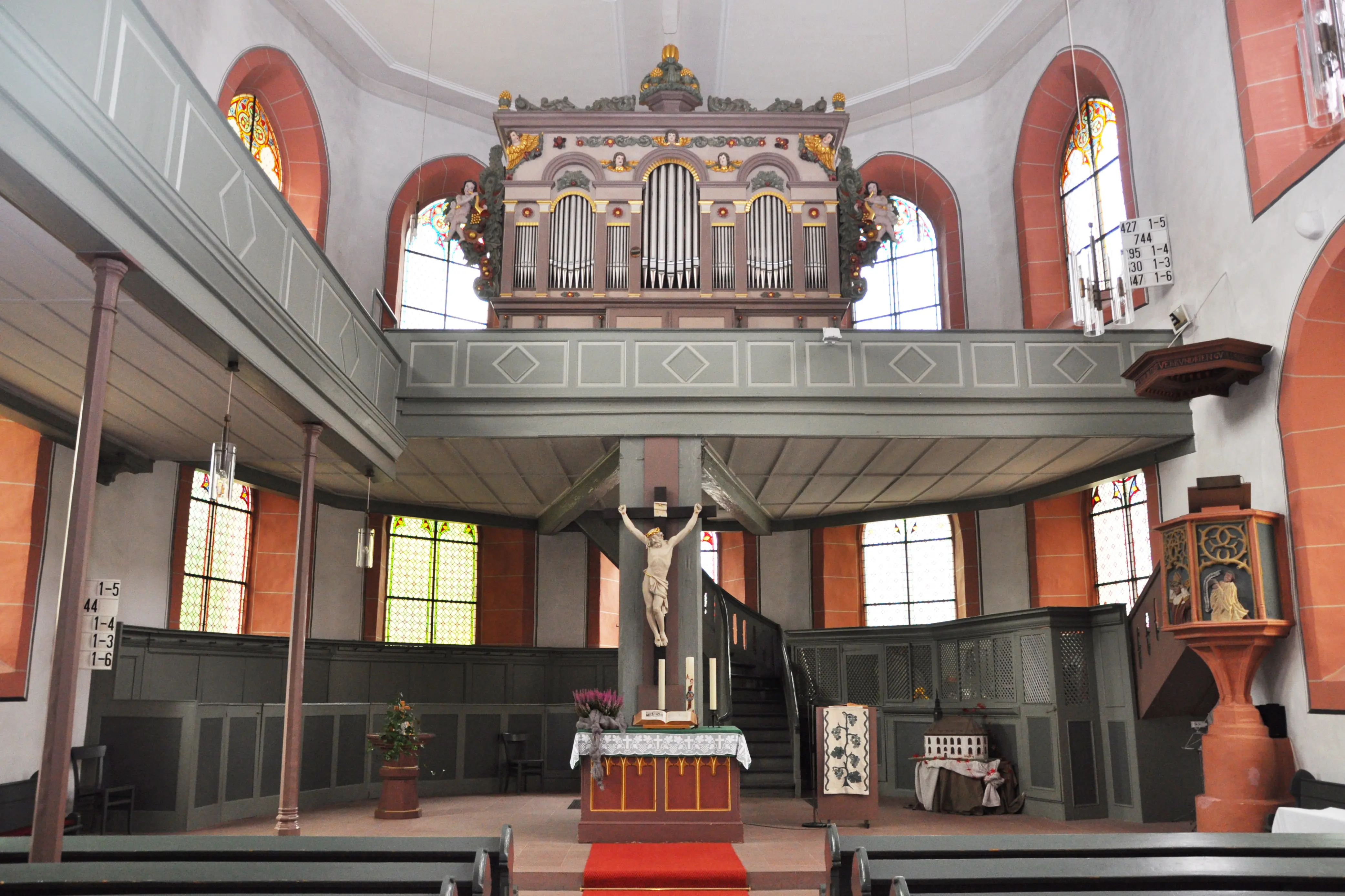 Kirche Crumstadt Altarraum