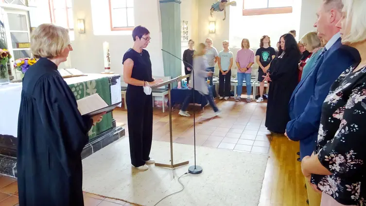 Gottesdienst mit Amtseinführung von Pfarrerin Beate Schwenk - Bettina Kröckel