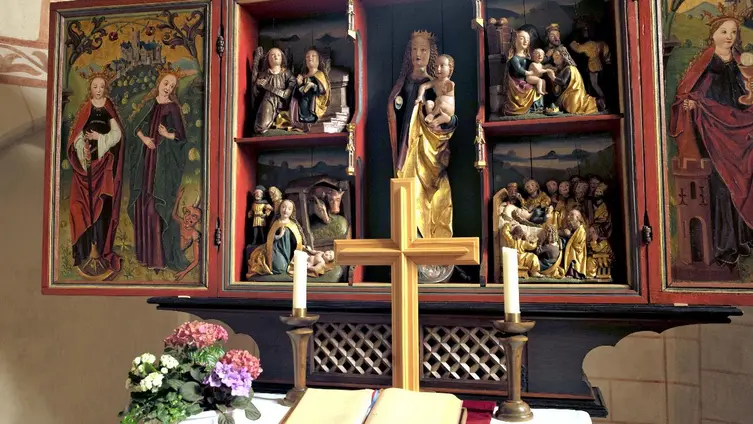 Der Flügelaltar aus der Mitte des 15. Jahrhunderts