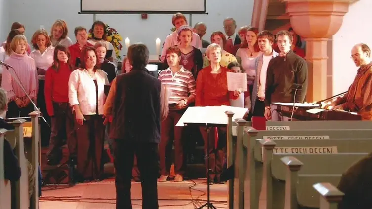 Nov. 2005: Projektchor bei Gottesdienst mit CT-Brüdern