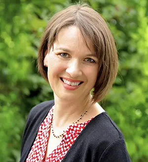 Porträtfoto zeigt Bettina Schilling