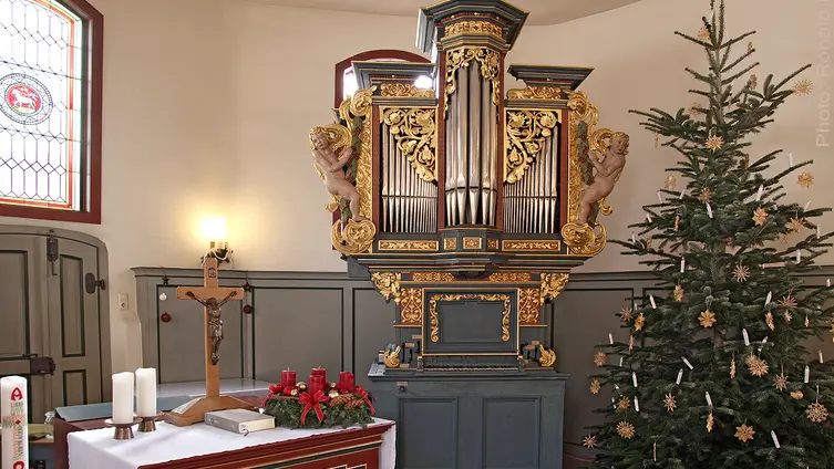 Knauth-Orgel von 1623/24 in der historischen Fachwerkkirche Worfelden von 1696