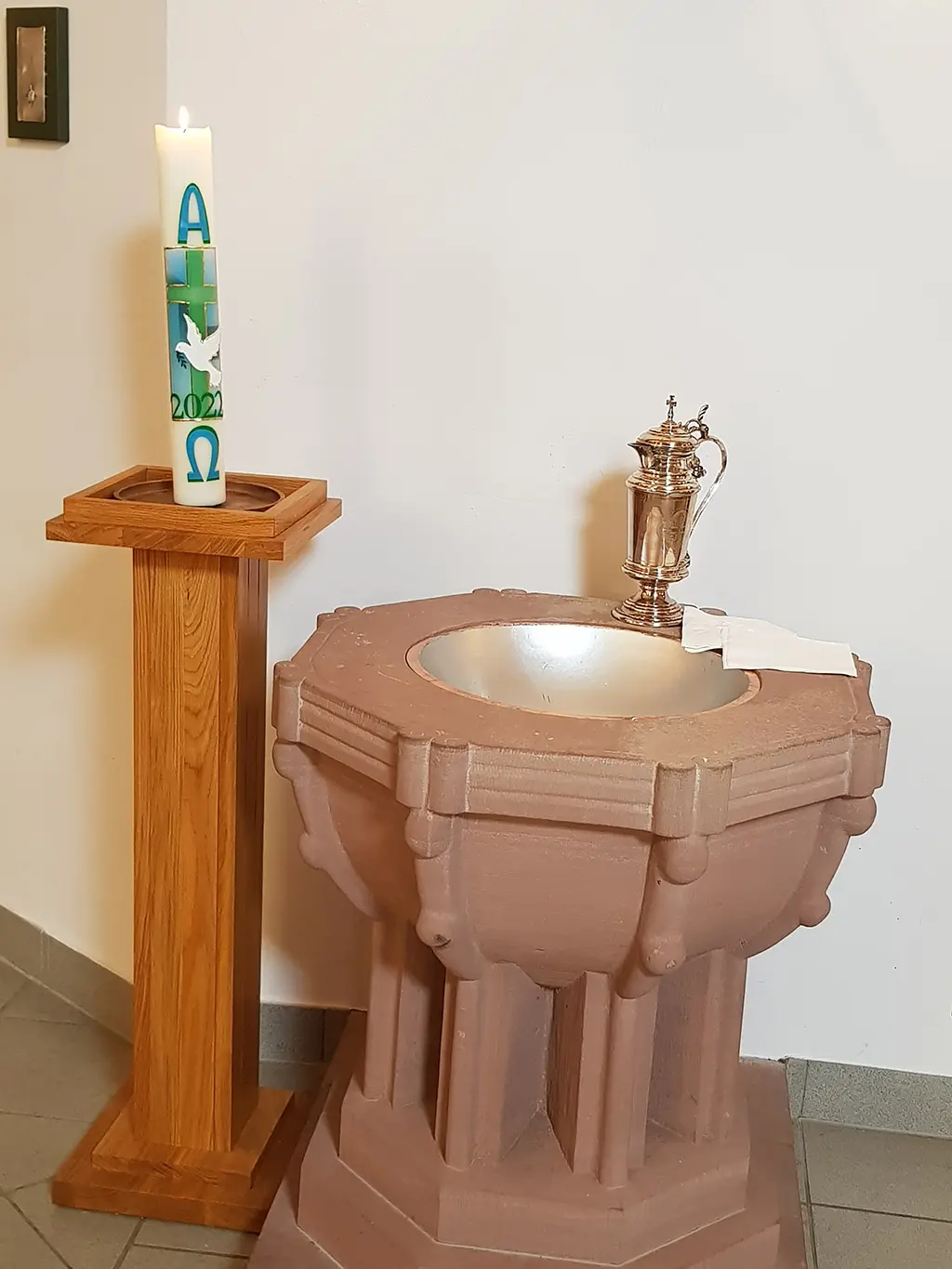 Taufstein Emmauskirche