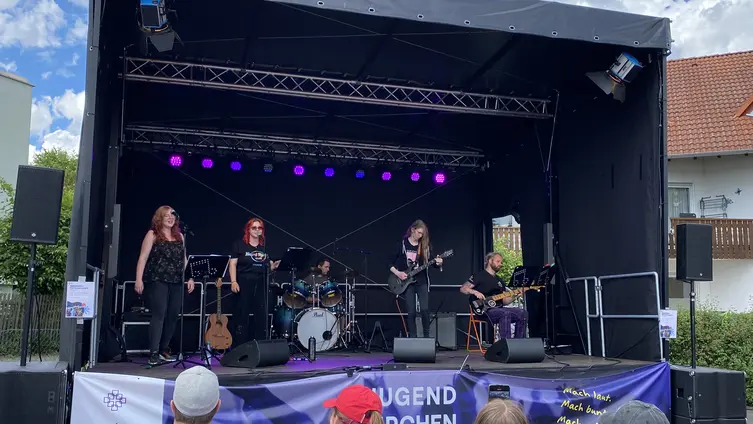 Bühnenprogramm Themenpark - Band "Deleted Page"