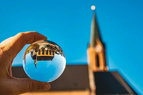 Kirche-Zukunft_Kristallkugel