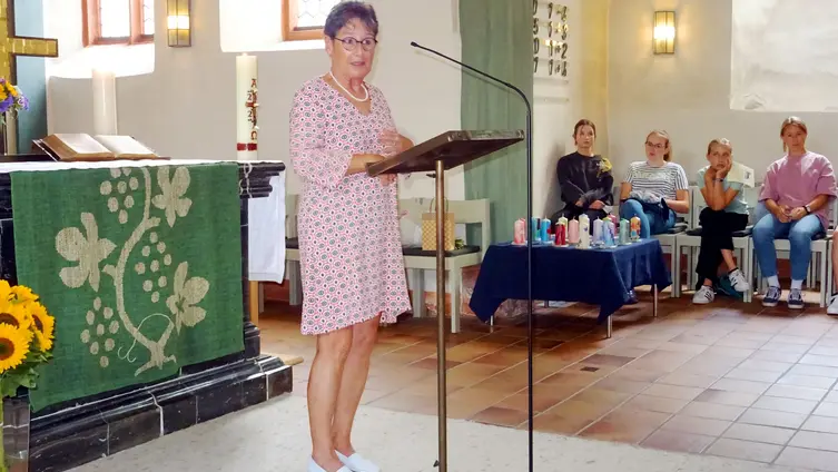 Gottesdienst mit Amtseinführung von Pfarrerin Beate Schwenk - Ute Kroiß