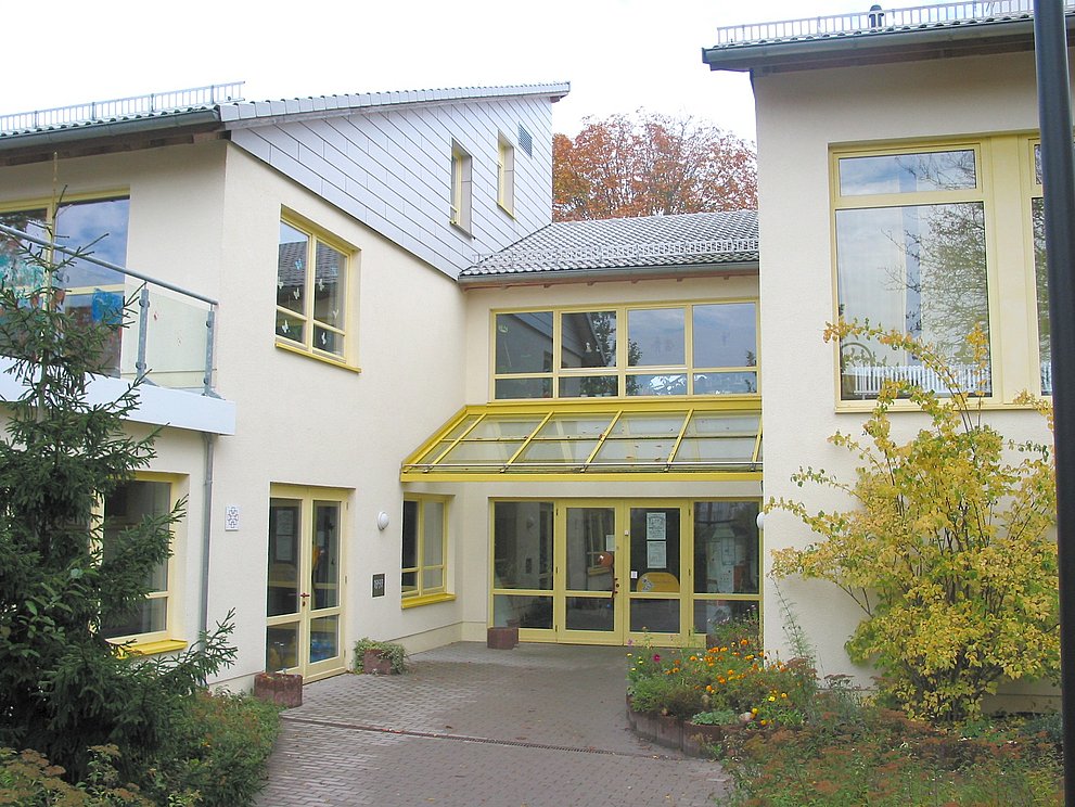 Eingang des Kinder- und Familienzentrums Eiche in Ober-Ramstadt