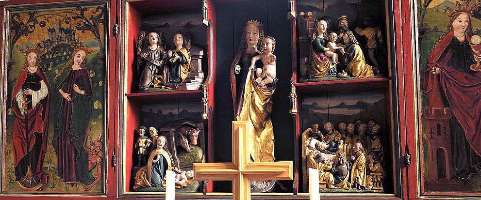 Maria auf der Mondsichel mit dem Jesuskind auf dem Arm