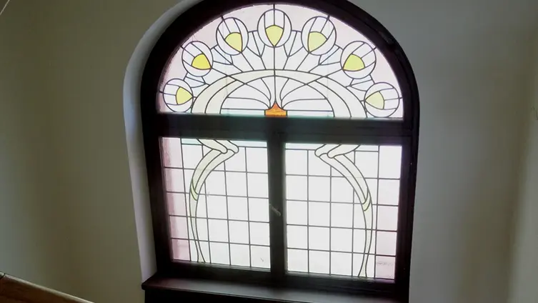 Fenster im Treppenhaus mit Zusatzscheibe