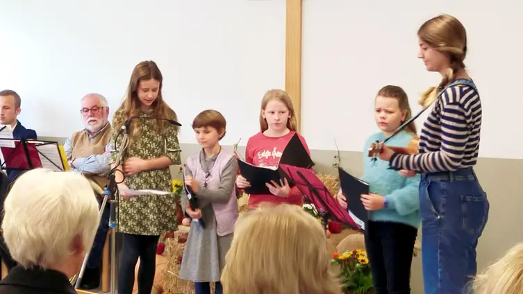 Erntedankgottesdienst am 02.10.2022 im ev. Gemeindehaus Worfelden - Kinderchor Klein-Gerau