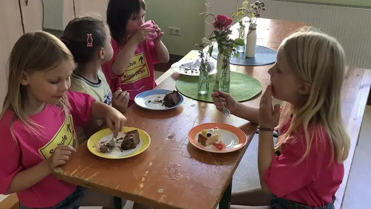 Bilder vom Ausflug der Maxikinder in den Tierpark Bell und der anschließend Abschlussfeier in der KiTa!