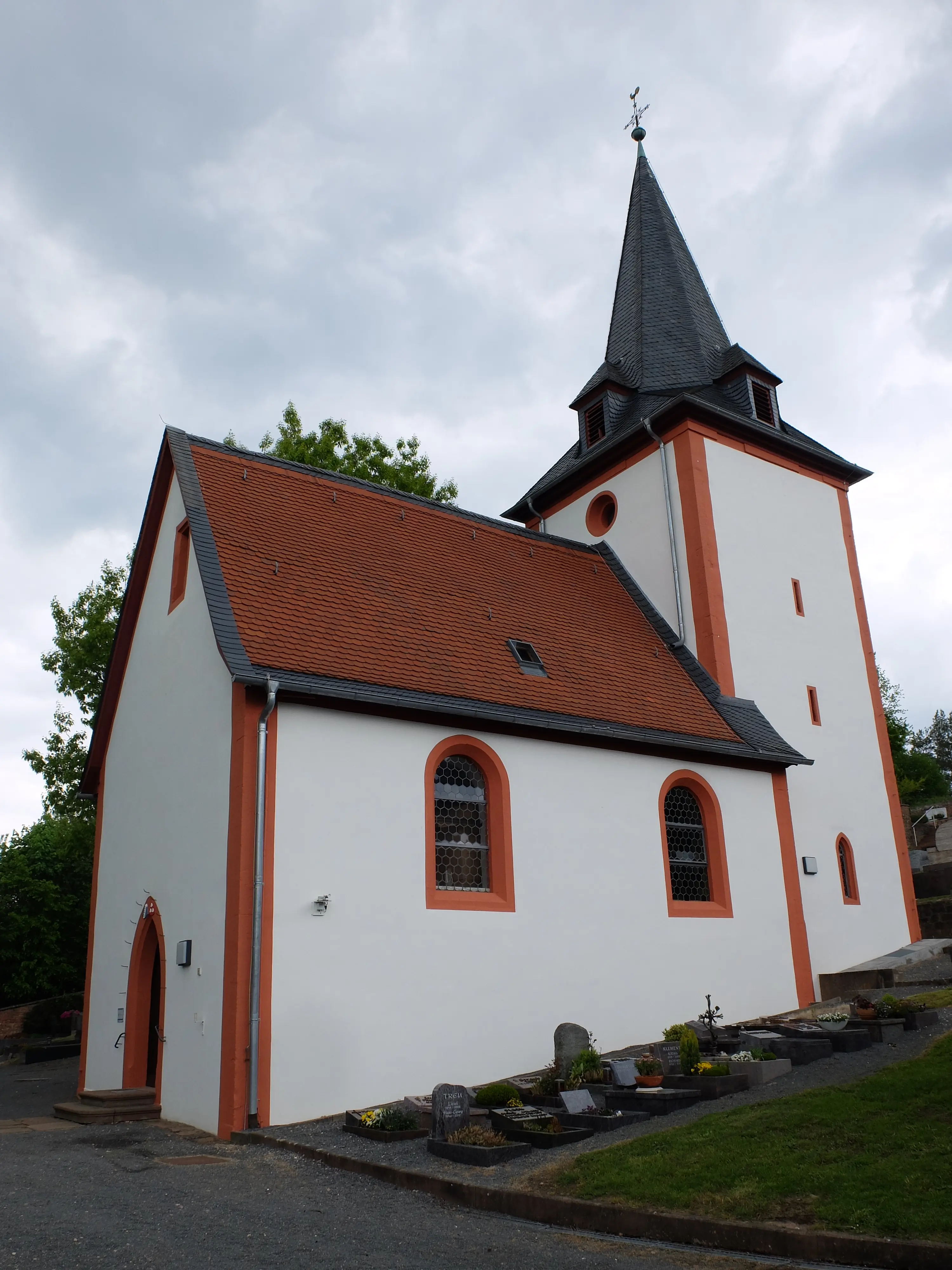 Evangelische Bergkirche Mümling-Grumbach Evangelische Bergkirche Mümling-Grumbach, Ortsteil von Höchst im Odenwald