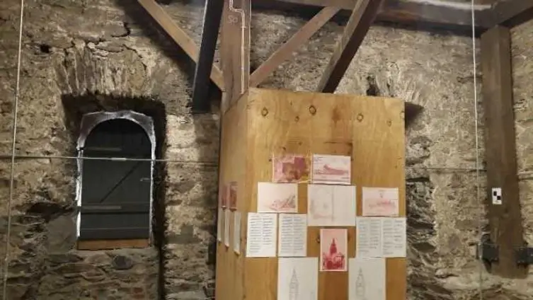 Die Texte und Fotos beruhen auf der "Besonderen Lernleistung - Geschichtsrezeption im digitalen Zeitalter: histocaching" als neue Form der Vergangenheitsbegegnung am Beispiel der Braubacher Barbarakirche." von Tobias Metz.