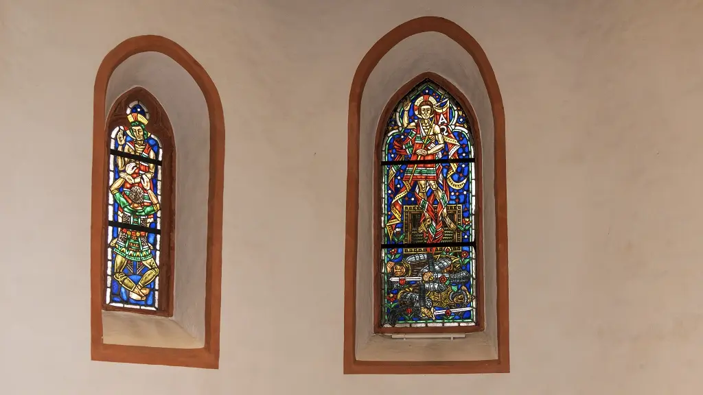 Buntglasfenster in der ev. Kirche Neukirch