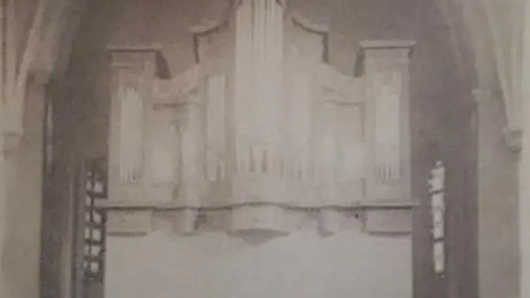 Die Texte und Fotos beruhen auf der "Besonderen Lernleistung - Geschichtsrezeption im digitalen Zeitalter: histocaching" als neue Form der Vergangenheitsbegegnung am Beispiel der Braubacher Barbarakirche." von Tobias Metz.