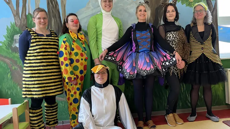 Die Fotos zeigen die Kinder und Erzieher während ihrer Karnvalsparty im Haus des Kindes!