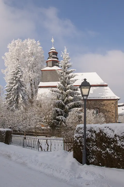 Kirche Liebenscheid im Schnee