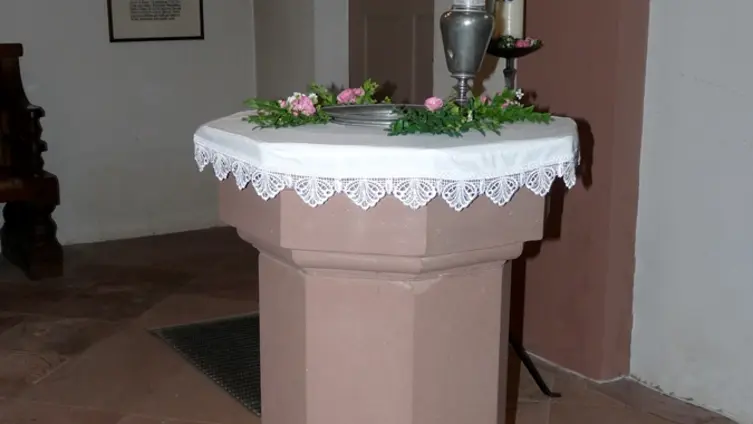 St. Anna: Taufstein