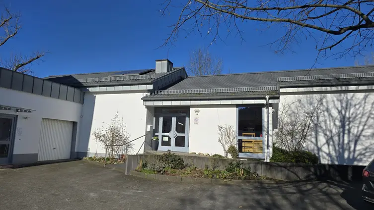 Das Gemeindehaus Rodheim von außen.