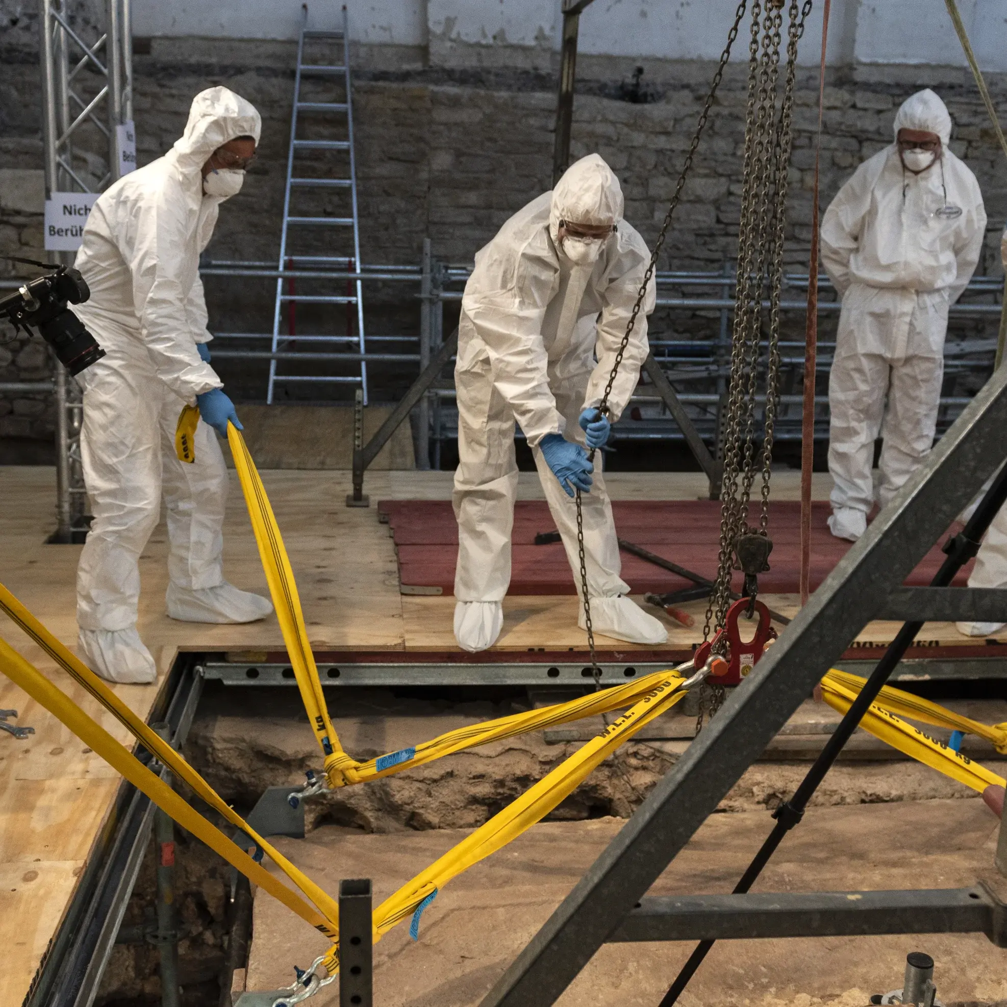 Sarkophag Oeffnung 2019