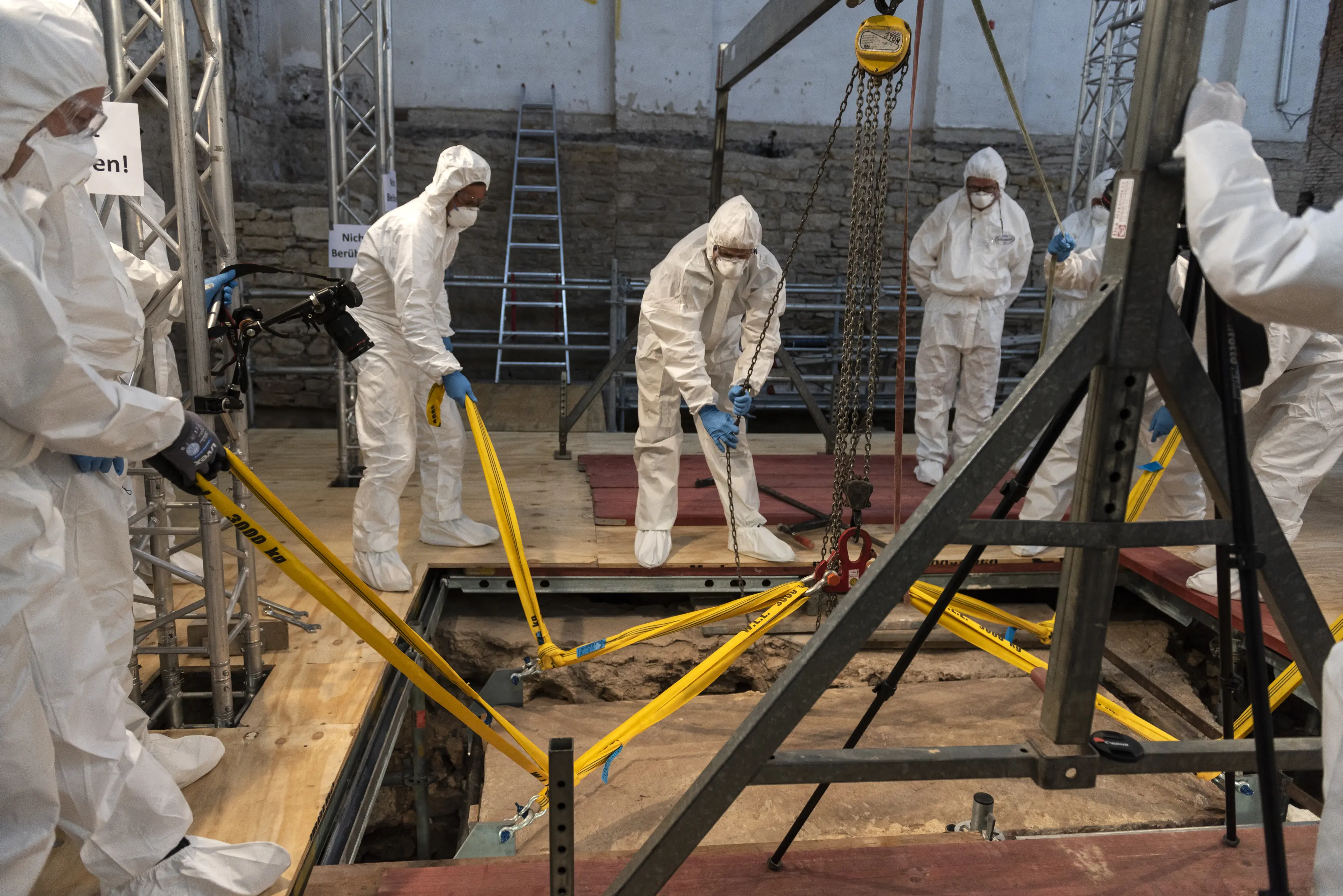 Sarkophag Oeffnung 2019