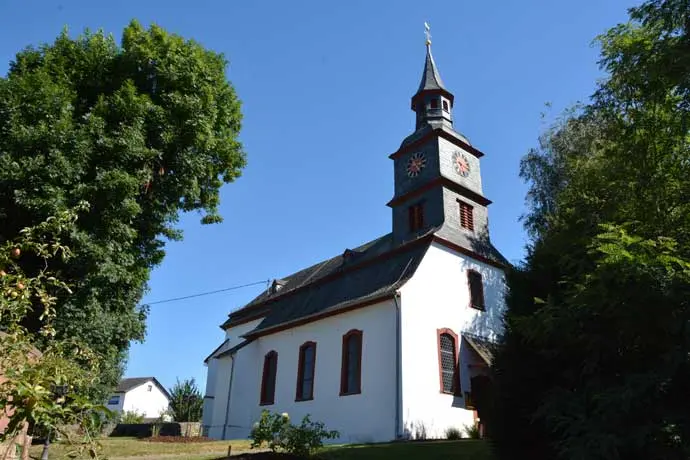 Evangelische Kirche Holzhausen über Aar