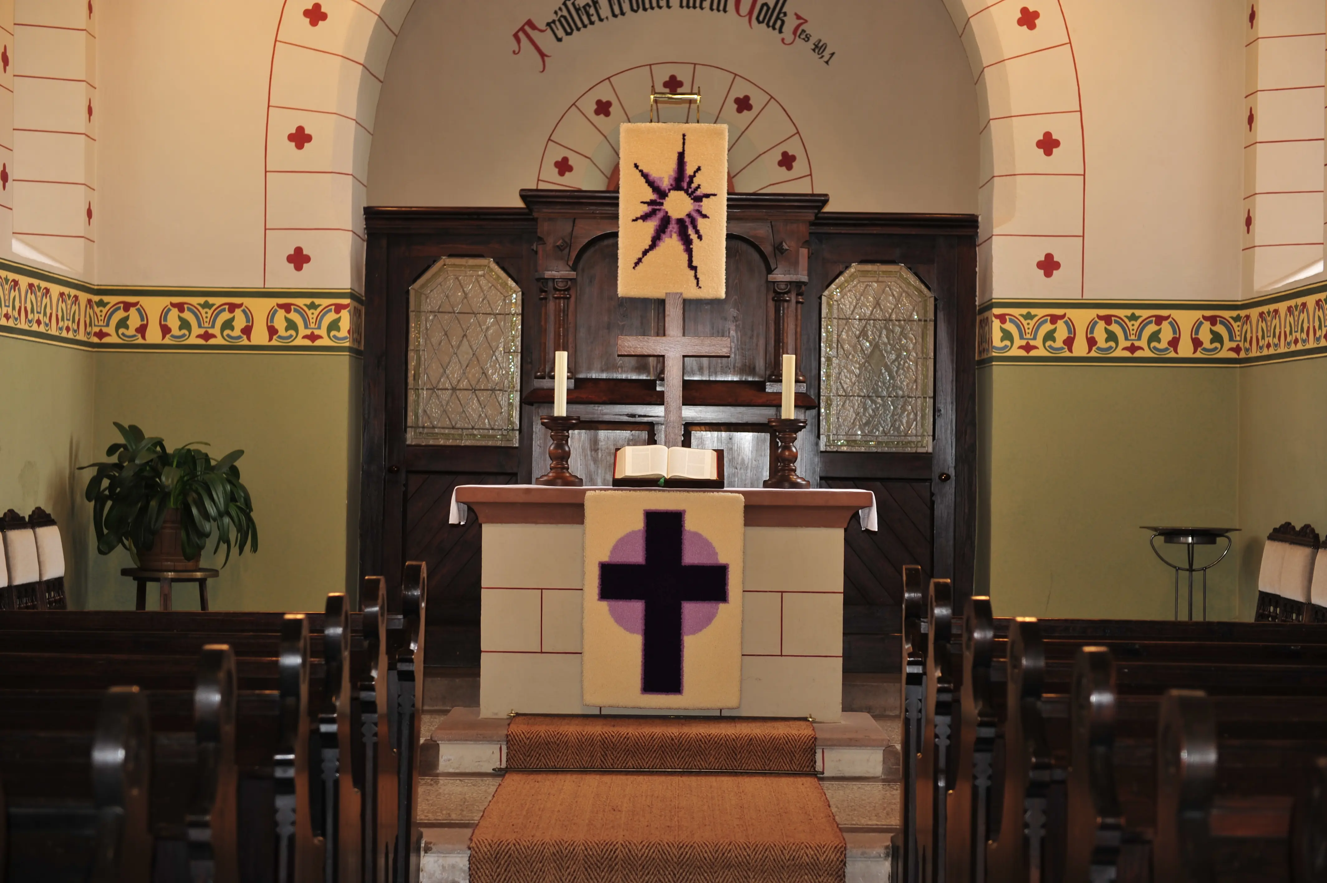 Kanzelaltar der Ev. Kirche Drommershausen