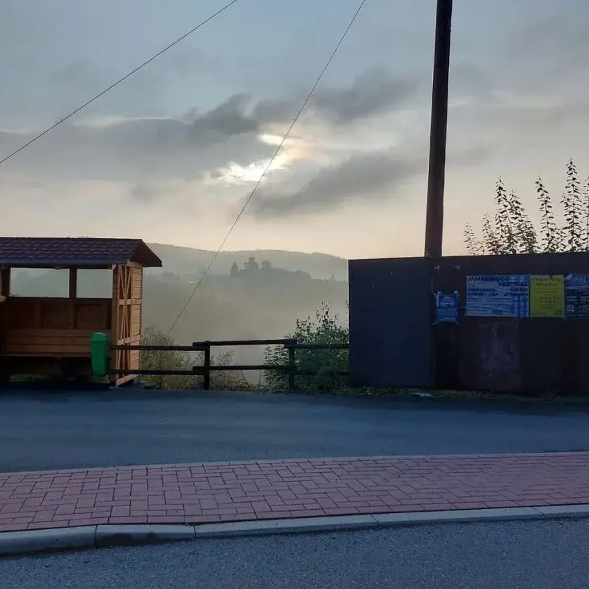 Auf dem Weg zum Gottesdienst, Blick auf Altweilnau