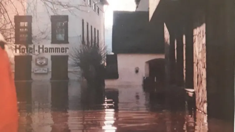 Die Texte und Fotos beruhen auf der "Besonderen Lernleistung - Geschichtsrezeption im digitalen Zeitalter: histocaching" als neue Form der Vergangenheitsbegegnung am Beispiel der Braubacher Barbarakirche." von Tobias Metz.