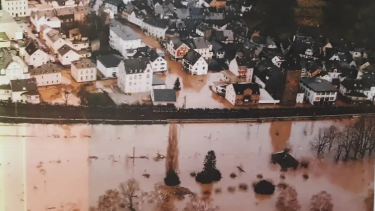 Die Texte und Fotos beruhen auf der "Besonderen Lernleistung - Geschichtsrezeption im digitalen Zeitalter: histocaching" als neue Form der Vergangenheitsbegegnung am Beispiel der Braubacher Barbarakirche." von Tobias Metz.