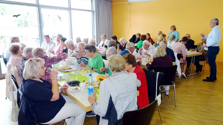 Gottesdienst mit Amtseinführung von Pfarrerin Beate Schwenk - anschl. im Gemeindehaus