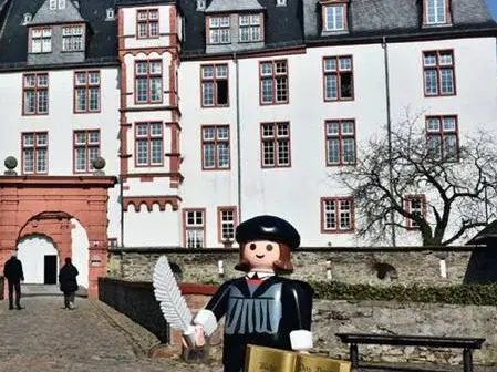 Luther vor dem Idsteiner Schloss