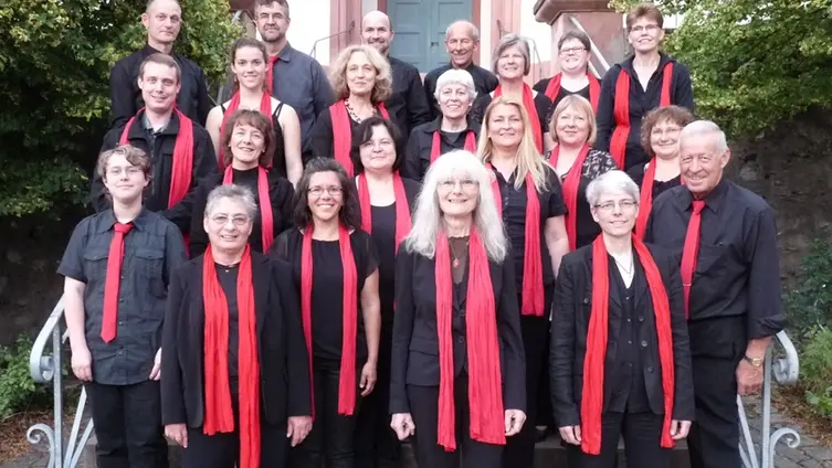 Juni 2015: erweiterter Singkreis zur Verabschiedung von Pfr. Peter Voß