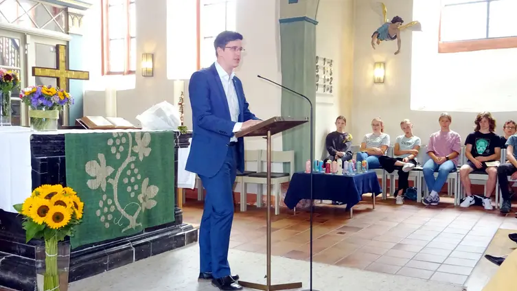 Gottesdienst mit Amtseinführung von Pfarrerin Beate Schwenk - Christian Heß